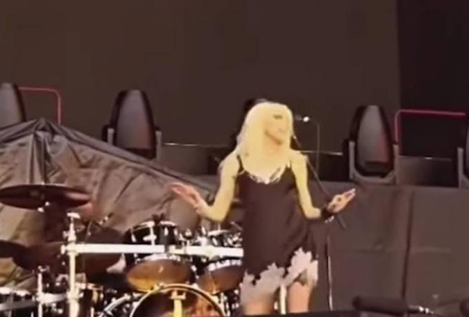Απίστευτο περιστατικό σε συναυλία στην Ισπανία: Νυχτερίδα δάγκωσε τραγουδίστρια στη σκηνή!