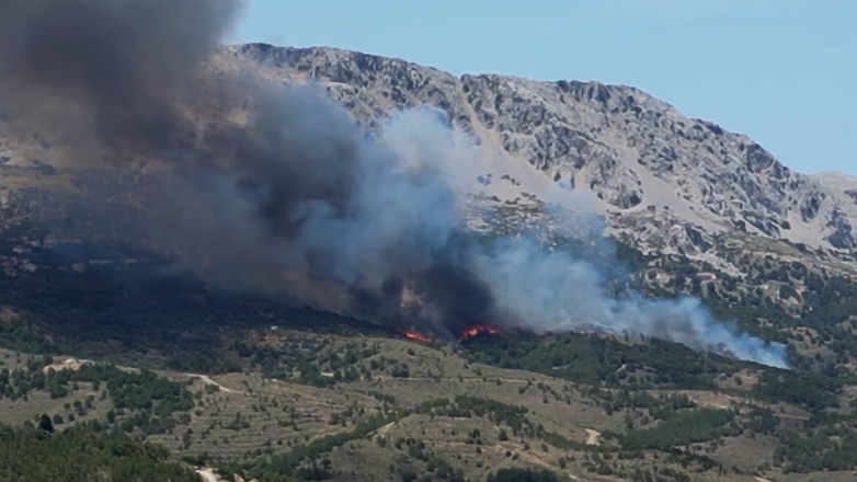 Συναγερμός στη Χίο από πυρκαγιά στην περιοχή Ρεστά-Μήνυμα του 112 για απομάκρυνση των κατοίκων
