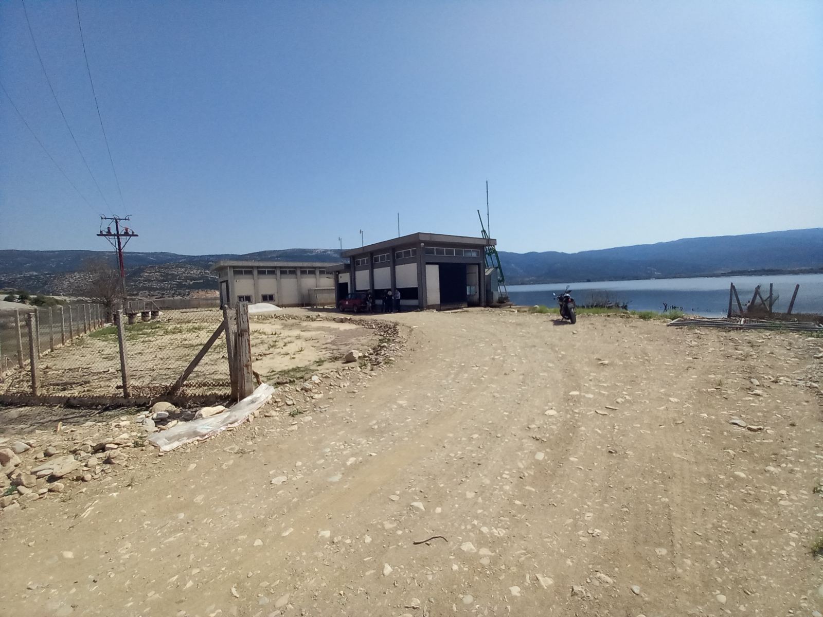 Επίσκεψη Άννας Μαρίας Παπαδημητρίου στην Κάρλα: λειτουργεί κανονικά το αντλιοστάσιο σε 30 ημέρες θα αδειάσει η λίμνη (ΦΩΤΟ)