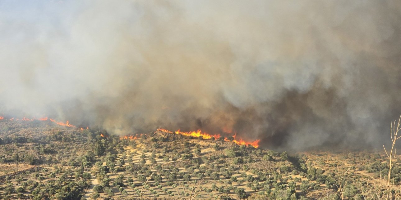 Φωτιές: Δύσκολη κατάσταση στη Χίο -Τραυματίστηκαν 2 πυροσβέστες, νέο 112 σε Ηράκλειο και Κω