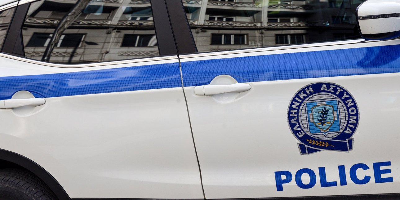 Βόλος: Άνδρας με μαχαίρι κυνηγούσε ζευγάρι -Κλείστηκε στο διαμέρισμά του για να αποφύγει τη σύλληψη