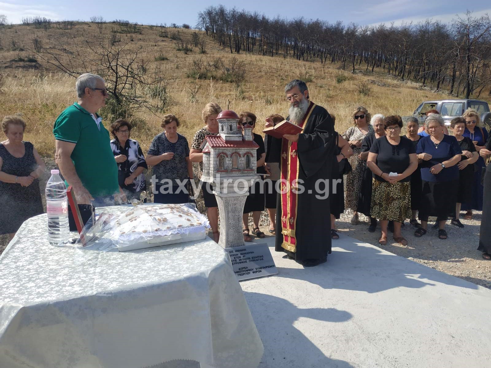 Συγκίνηση στην επιμνημόσυνη δέηση για τον 47χρονο κτηνοτρόφο που απανθρακώθηκε πέρυσι από τις φωτιές στον Αγ. Γεώργιο Φερών