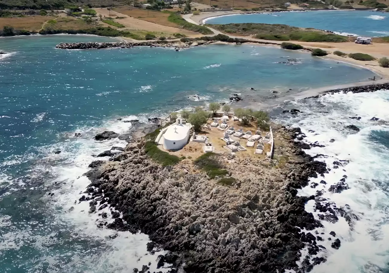 Το νησί των νεκρών: Το μοναδικό νησί της Ελλάδας που δεν θα θέλατε να κάνετε διακοπές