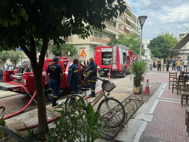 Καπνός από υποσταθμό της ΔΕΗ στο κέντρο του Βόλου – Ισχυρή πυροσβεστική δύναμη στο σημείο