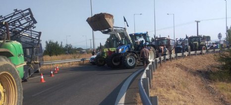 Αυγουστιάτικα μπλόκα στη Θεσσαλία και πιθανή συνάντηση αγροτών με Τσιάρα-ολονύκτια διαμαρτυρία στον Βόλο