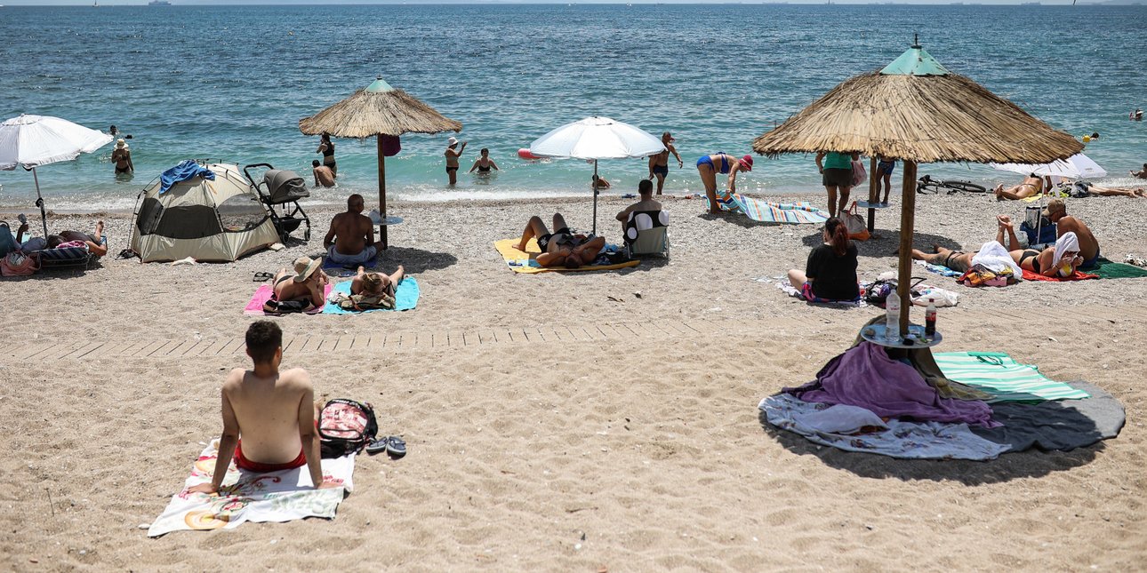 Καιρός: Υψηλές θερμοκρασίες τουλάχιστον μέχρι την Τετάρτη -Πού θα έχει 40άρια αύριο, η νέα πρόβλεψη της ΕΜΥ