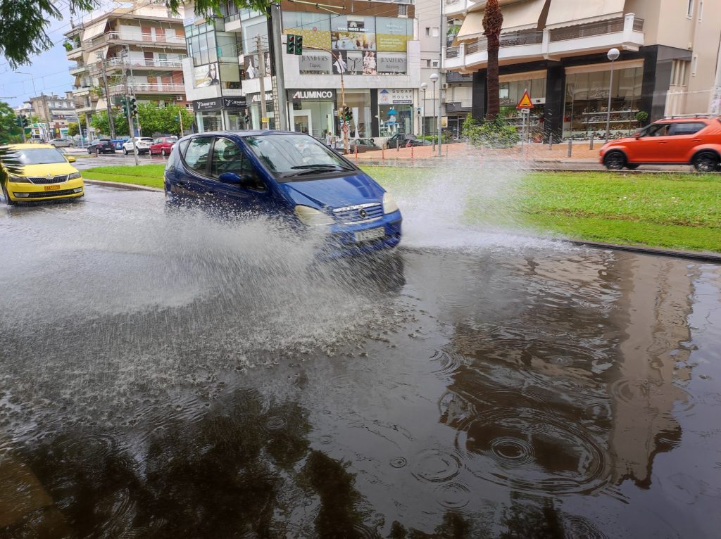 Έρχεται κακοκαιρία τις επόμενες μέρες - Βαρομετρικό χαμηλό από την Αγγλία φέρνει βροχές