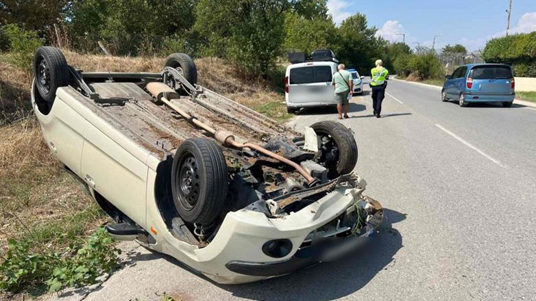 Σοκαριστικό τροχαίο στη Λάρισα: Τούμπαρε αυτοκίνητο που οδηγούσε 22χρονη