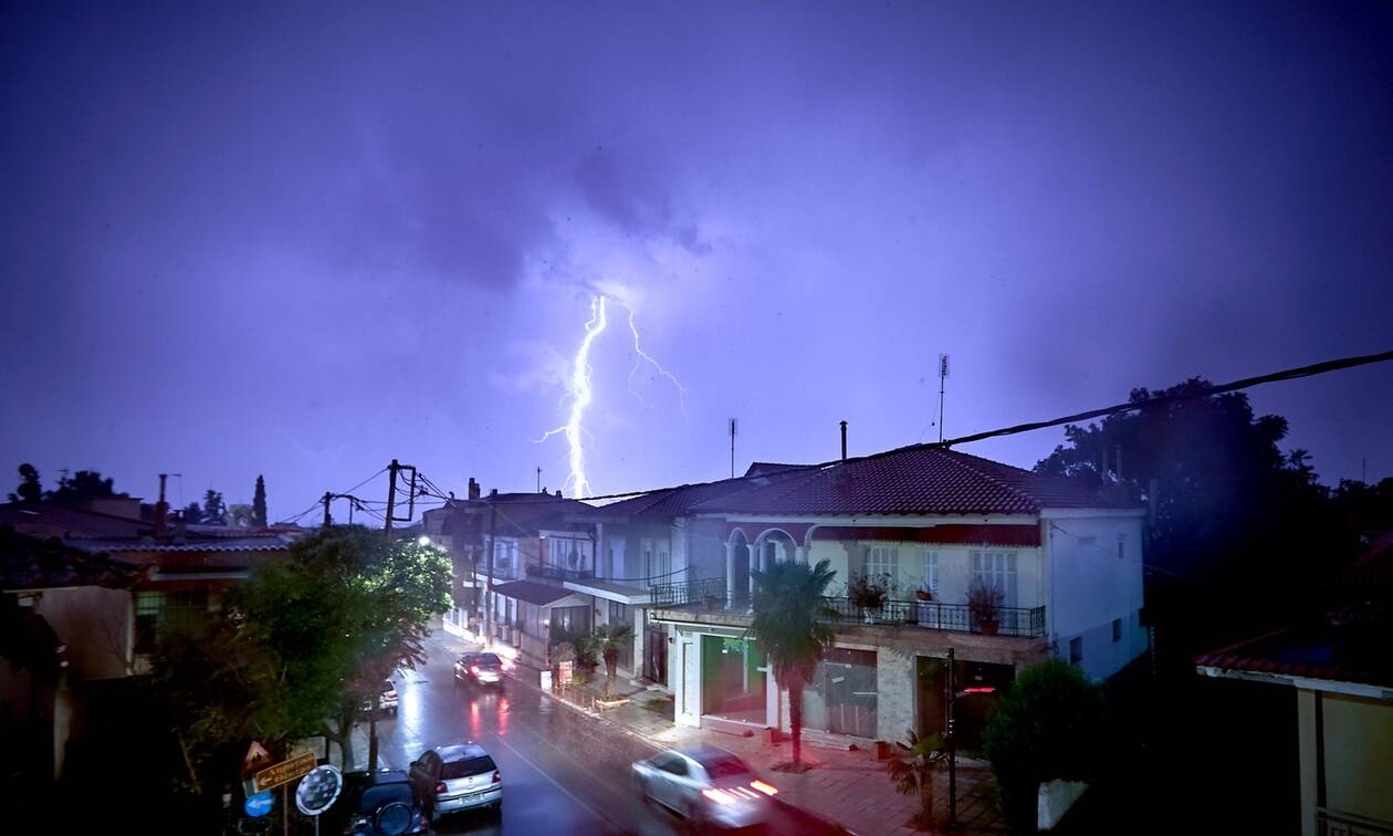 Κακοκαίρια Atena: Ποιες περιοχές θα πλήξουν οι καταιγίδες – Οι συστάσεις της Πολιτικής Προστασίας