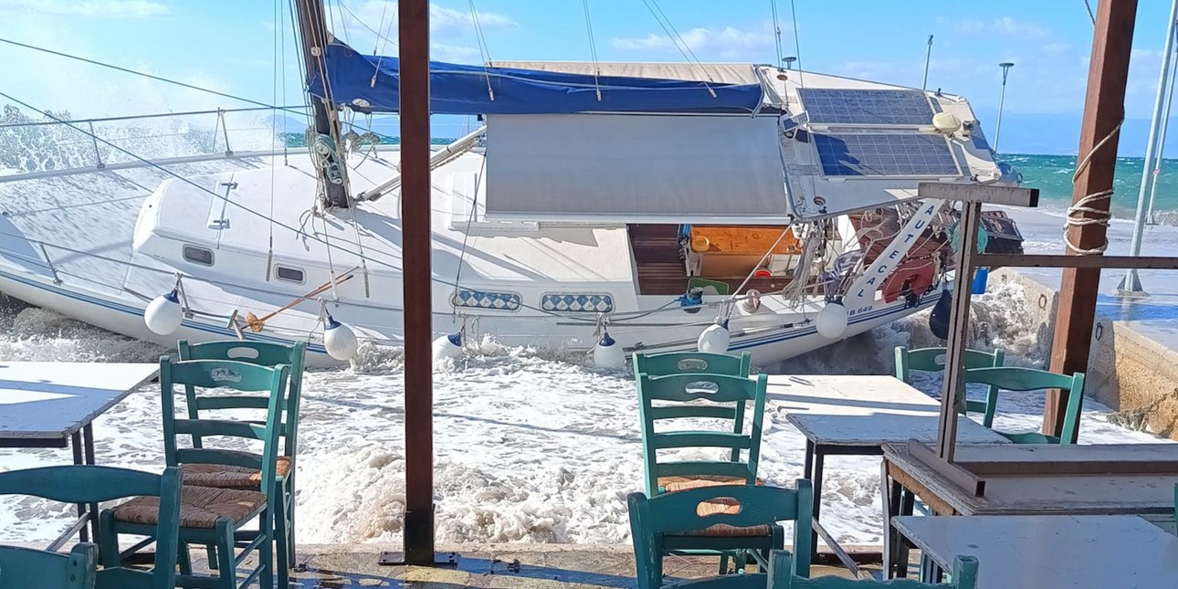 Ισχυροί άνεμοι στη Μαγνησία προκάλεσαν ζημιές σε σκάφη και καταστήματα [εικόνες]