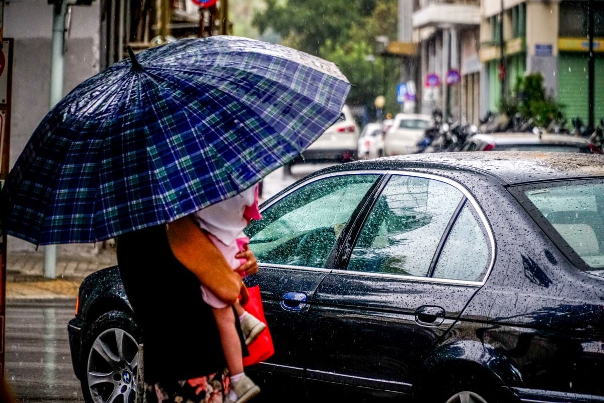 Βροχές και καταιγίδες μέχρι το απόγευμα σε Θεσσαλία, Πιερία, Σποράδες, βόρεια Εύβοια και Φθιώτιδα