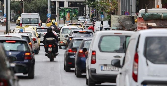 Νέος ΚΟΚ: Κλειδώνει το όριο ταχύτητας στα 30 χλμ μέσα στις πόλεις παρά τις αντιδράσεις