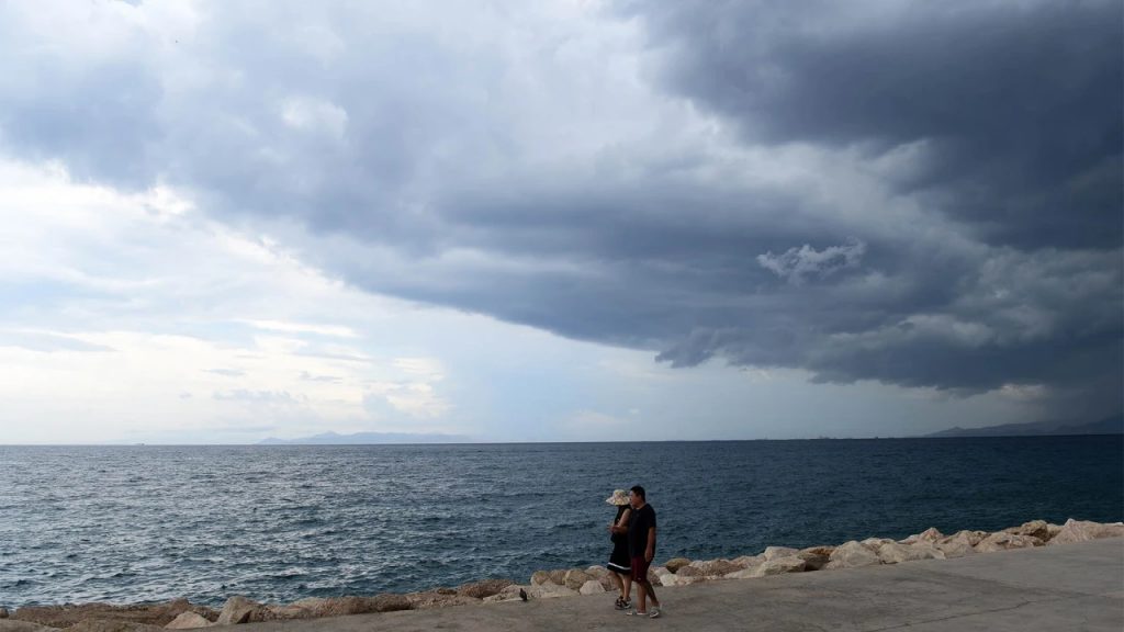 Περιφέρεια Θεσσαλίας: Έκτακτο δελτίο επιδείνωσης καιρού από το απόγευμα της Κυριακής με θυελλώδεις ανέμους