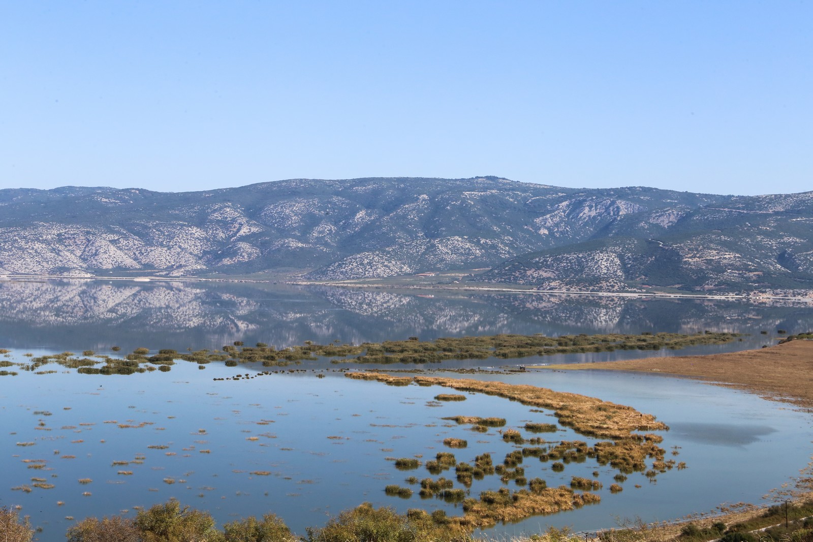 Λίμνη Κάρλα: Η πρόταση της Περιφέρειας Θεσσαλίας για τη μεταφορά νερού στο Αιγαίο