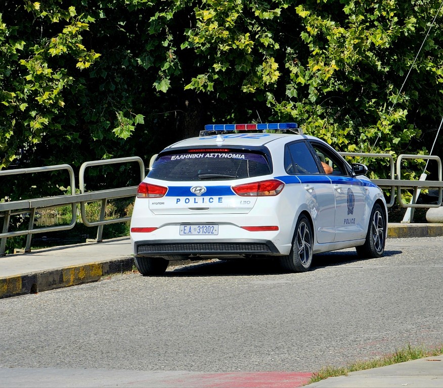 Νέο οικογενειακό επεισόδιο στα Τρίκαλα. Συνελήφθησαν πατέρας, μητέρα και γιός