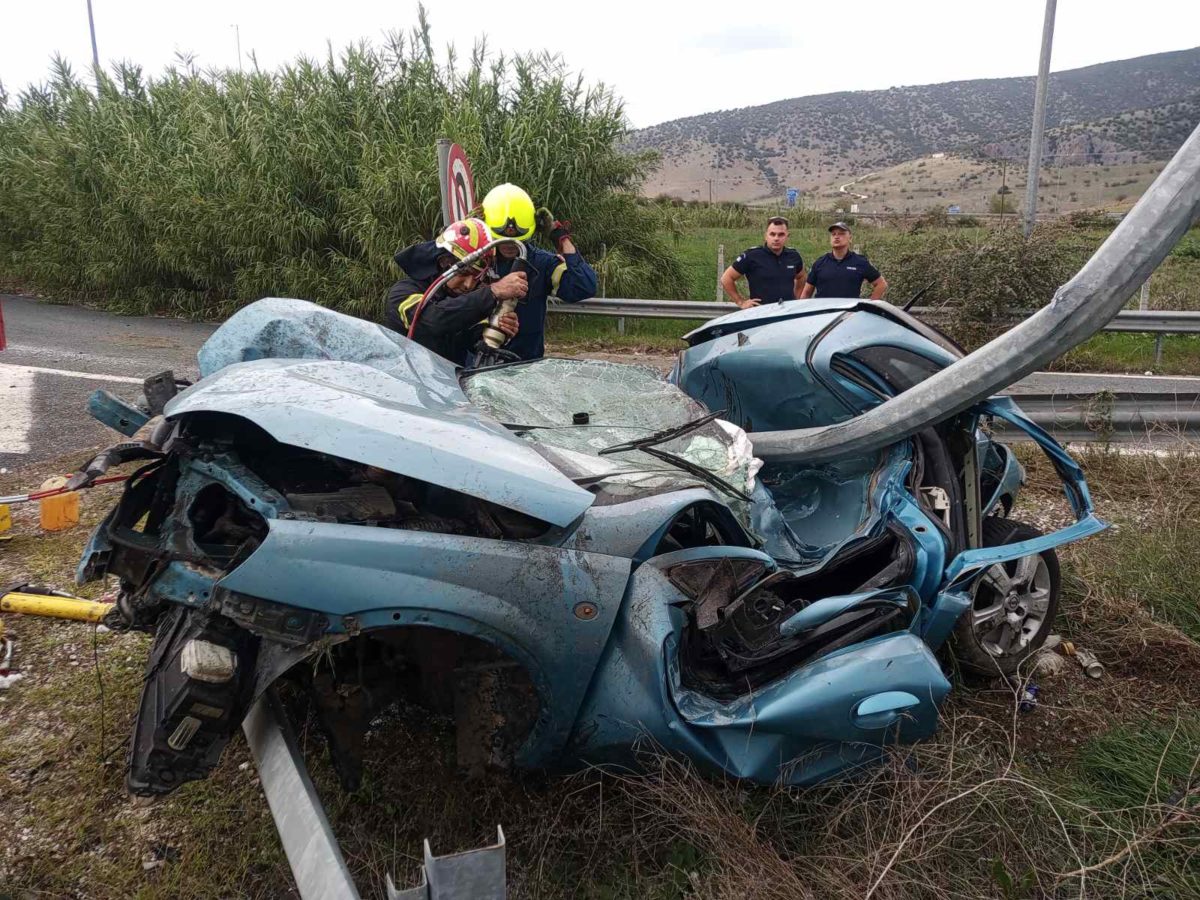 Τραγωδία στην άσφαλτο στην ΕΟ Λάρισας- Τρικάλων- νεκρός 55χρονος οδηγός