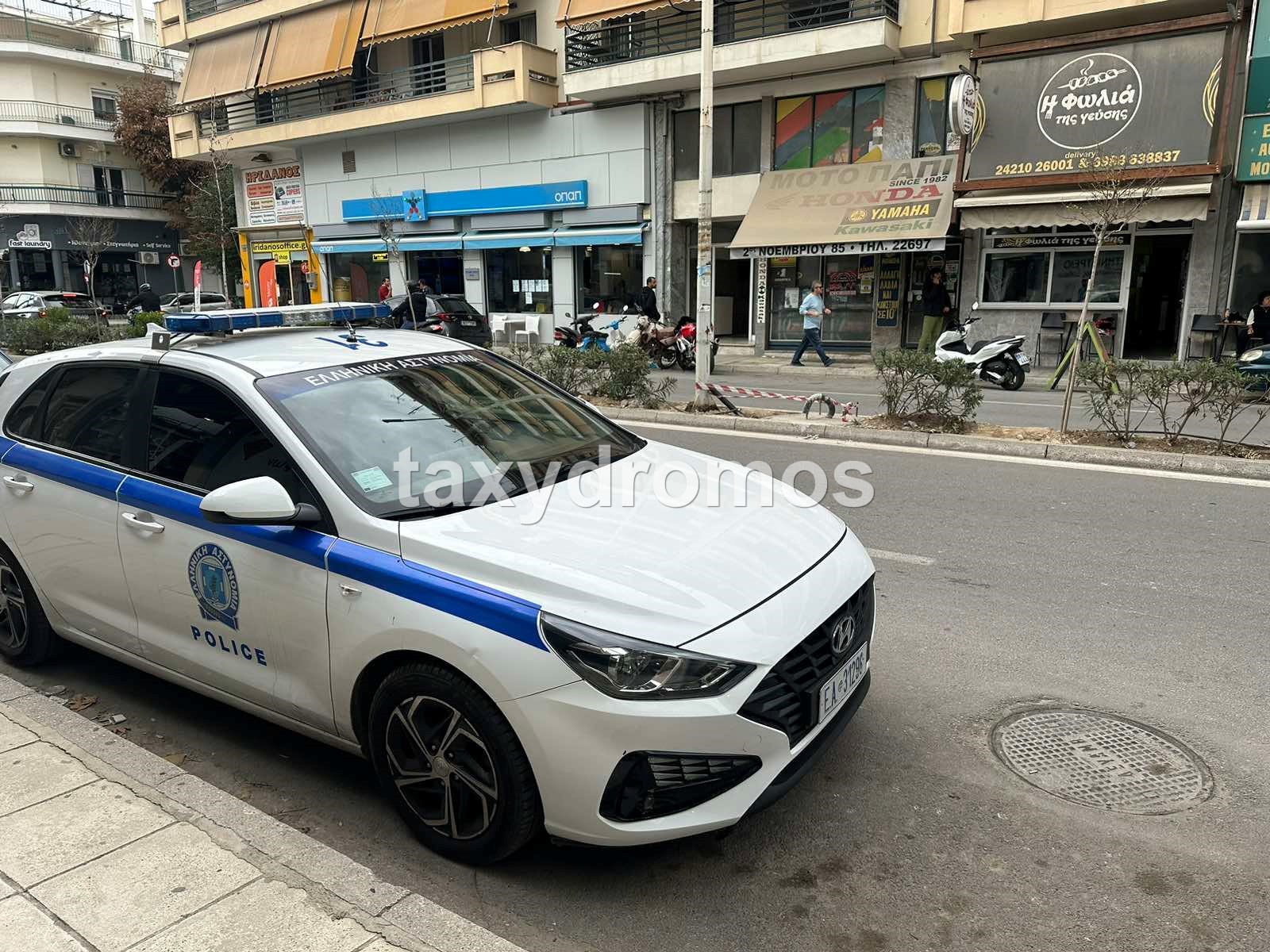 Σοκ στον Βόλο: 37χρονος έπεσε από τον 4ο όροφο πολυκατοικίας και σκοτώθηκε