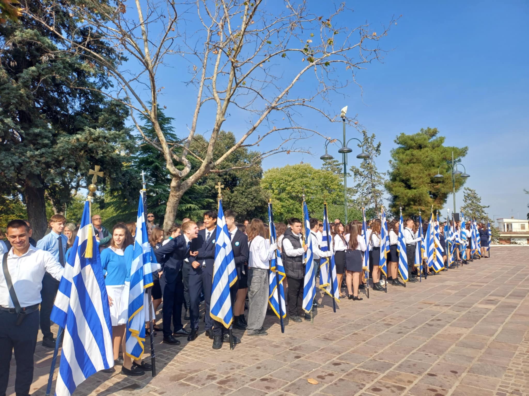 Ξεκίνησαν οι εορταστικές εκδηλώσεις για την επέτειο της 28ης Οκτωβρίου (ΦΩΤΟ)