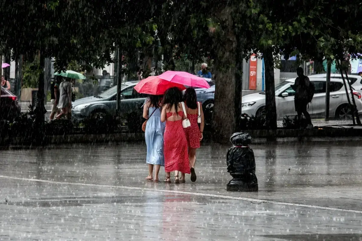 Σαρωτικές καταιγίδες σε Αττική και Θεσσαλία,δείτε πότε «χτυπούν».