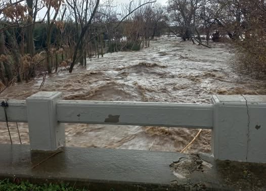 Λήμνος: Εκκενώνεται ο οικισμός Κοντιά λόγω υπερχείλισης του φράγματος- Μήνυμα από το 112