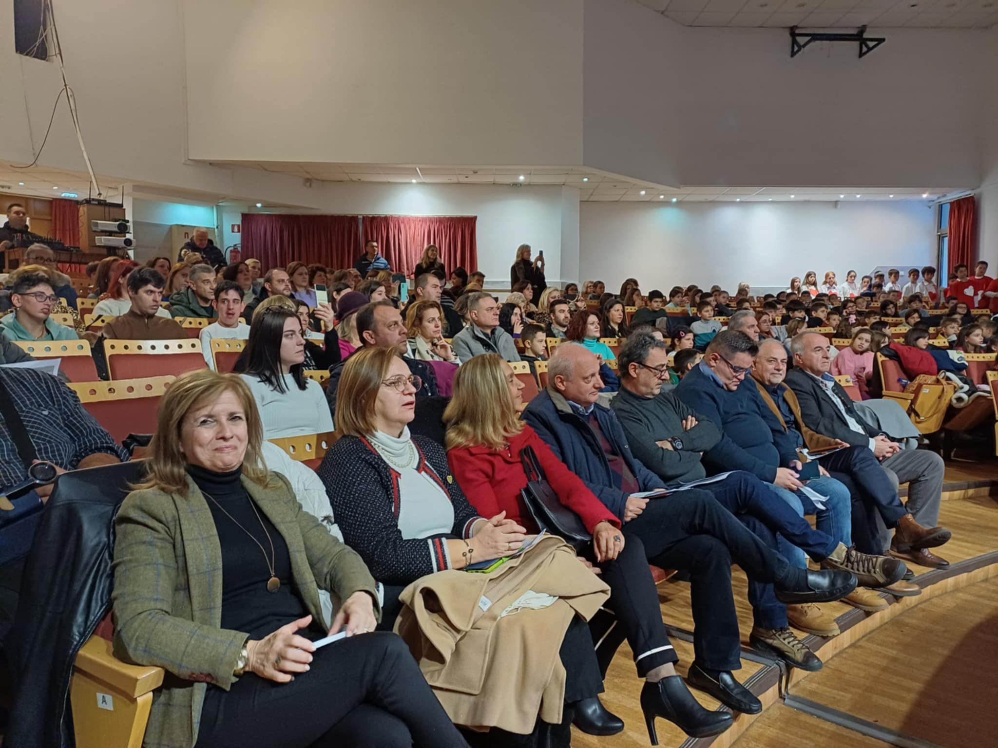 «Όλοι μαζί, μια αγκαλιά».-εκδήλωση στη Λάρισα με αφορμή την παγκόσμια ημέρα Ατόμων με Αναπηρία.(ΦΩΤΟ)