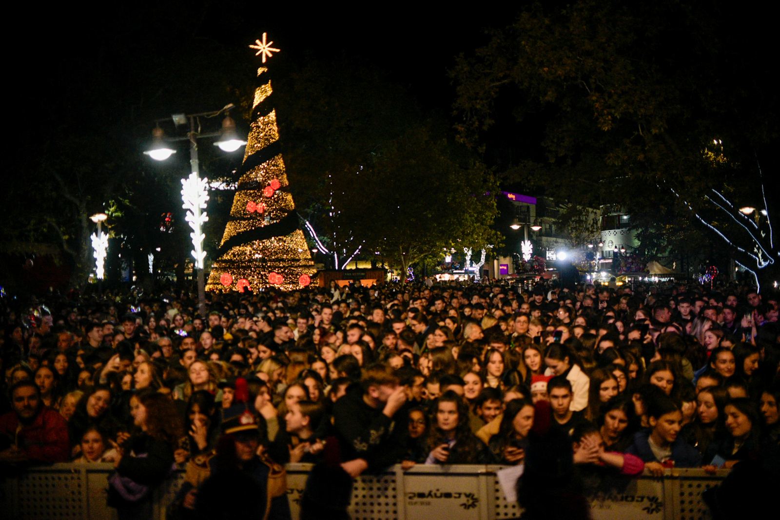 Με Φιλαρμονική και Στέλιο Ρόκκο η τελετή φωταγώγησης αύριο στη Λάρισα