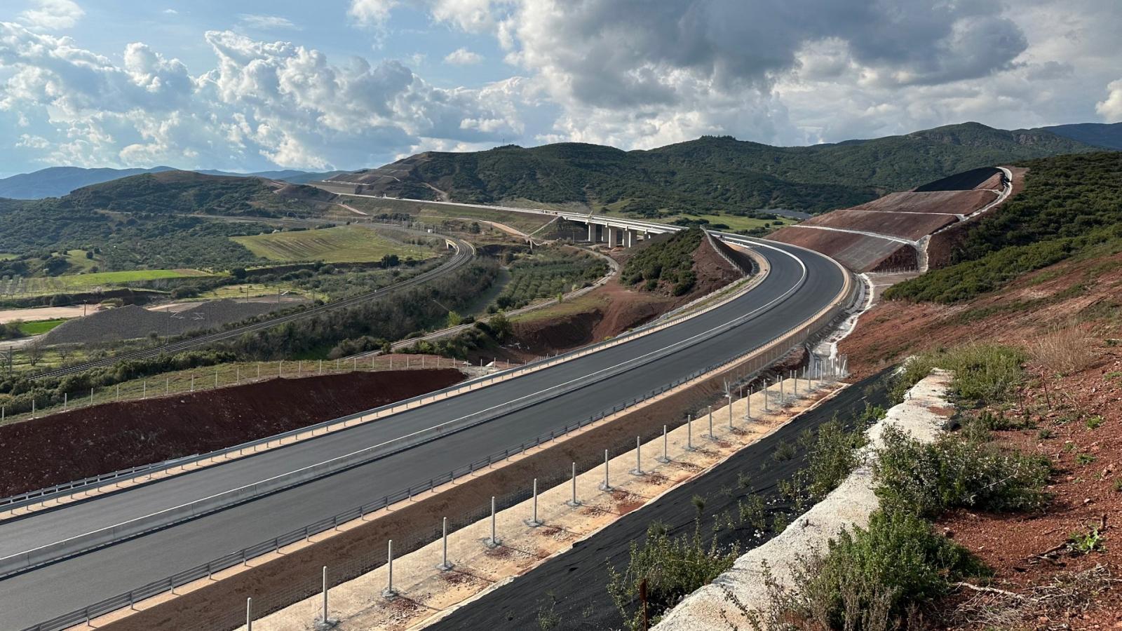 Προχωράει ο αυτοκινητόδρομος που ενώνει την Αθήνα με τη Μακεδονία -ο τρίτος κάθετος άξονας της χώρας