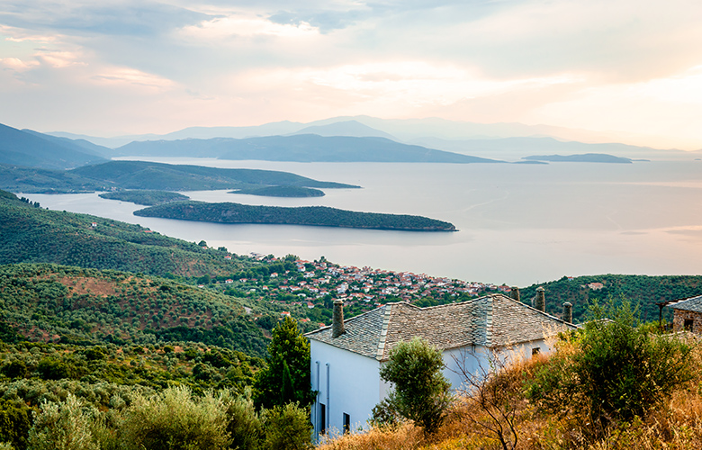 Χριστούγεννα στον Λαύκο προσφέροντας βοήθεια στην μικρή Κωνσταντίνα