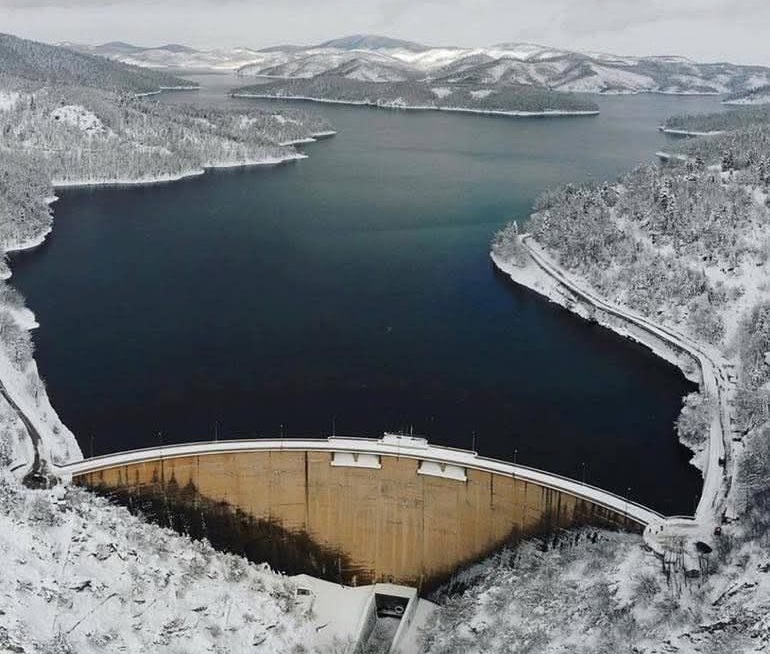 Το χιονισμένο φράγμα του Μέγδοβα και η ...ιστορία του