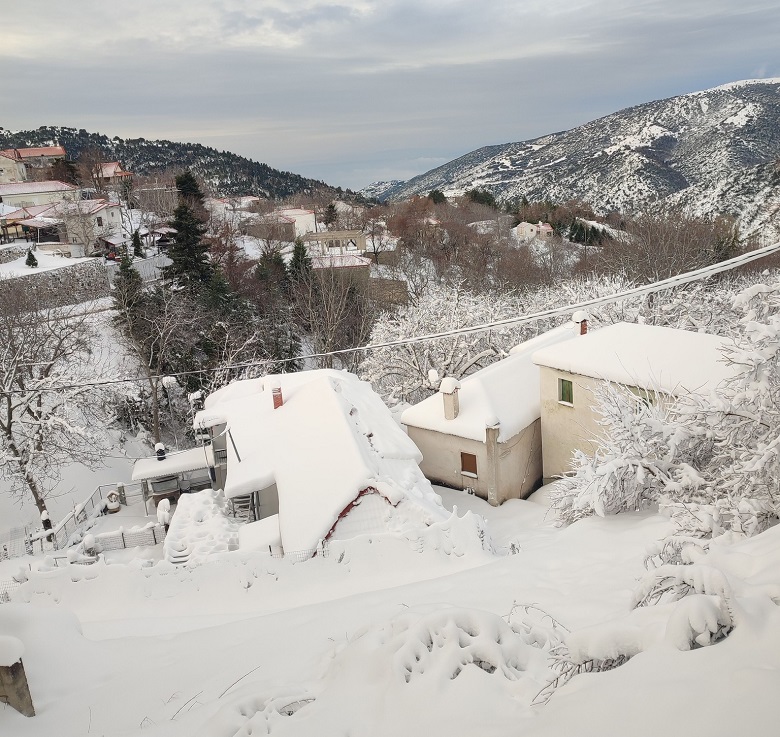 Πανέμορφο λευκό τοπίο άφησε ο χιονιάς στη Σπηλιά Kισάβου -ανοιχτός ο δρόμος(ΦΩΤΟ+video)