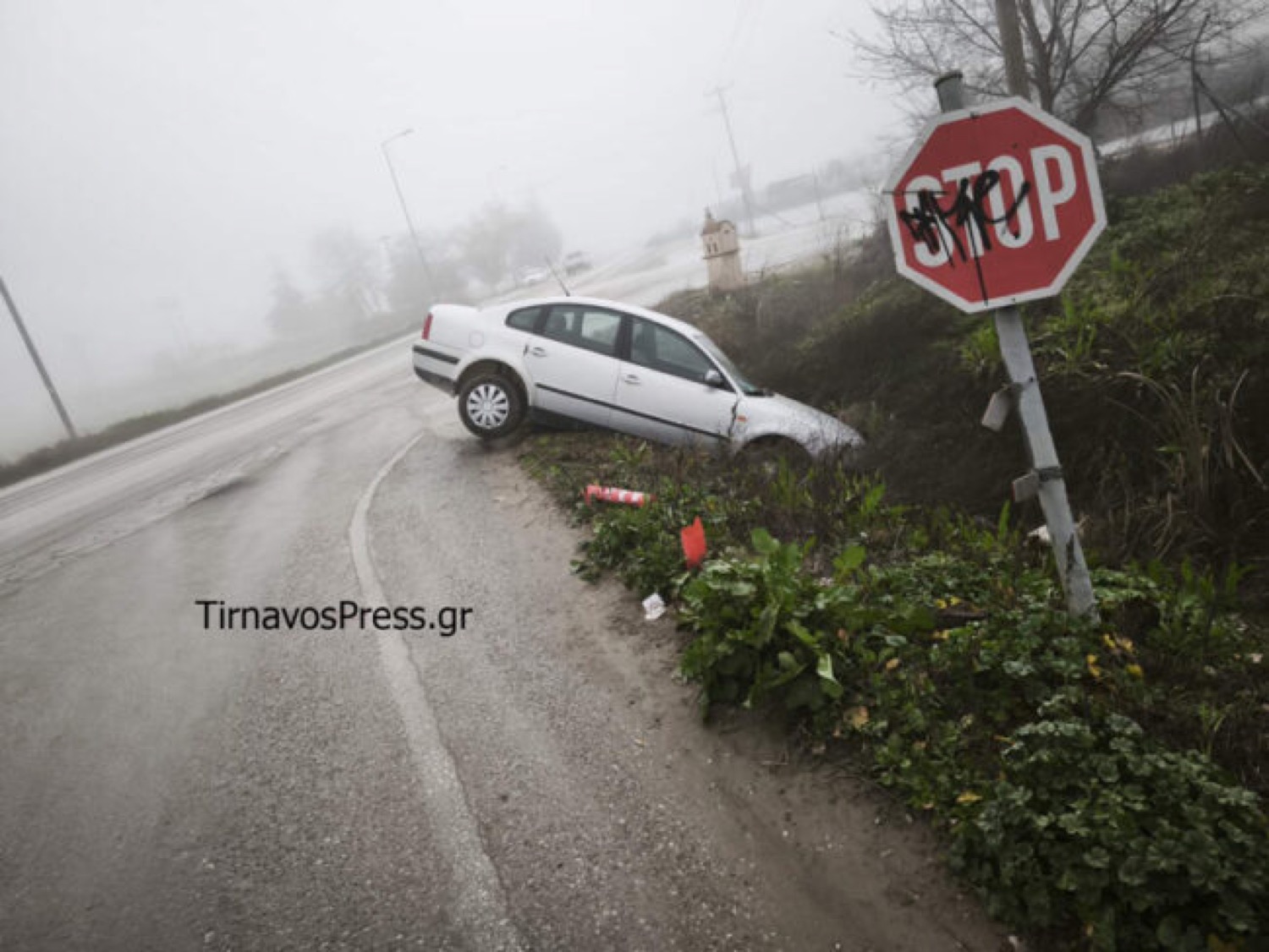 Εκτροπή Αυτοκινήτου στη Γιάννουλη λόγω Ομίχλης – Χωρίς Τραυματίες