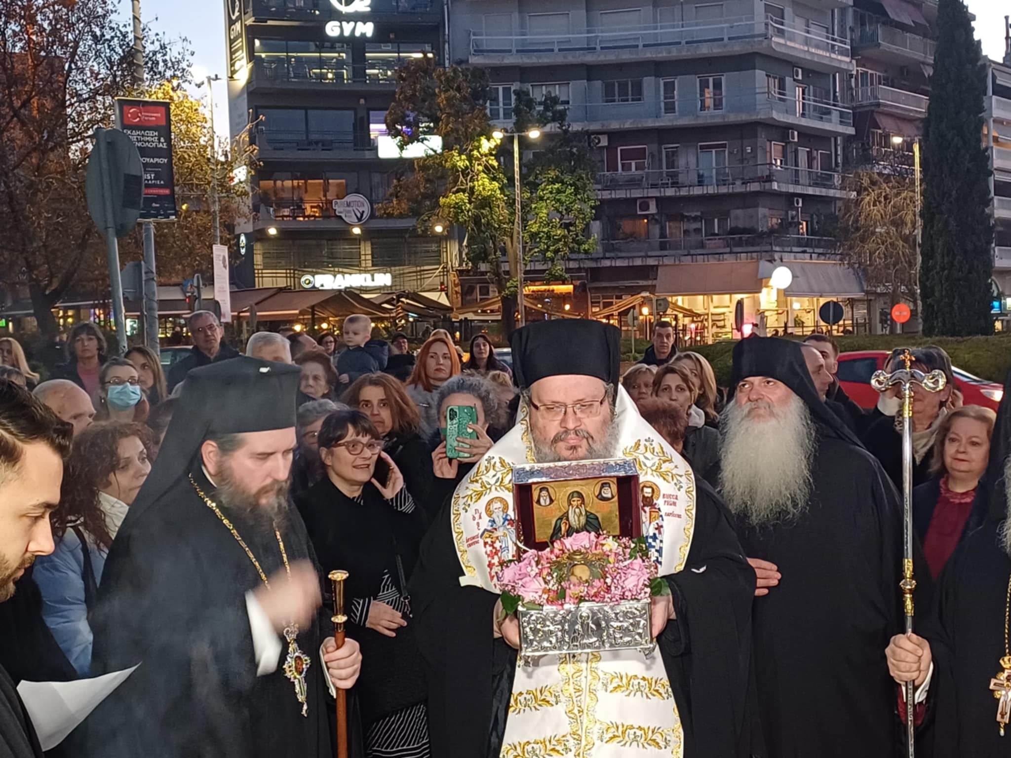 Πλήθος πιστών στον Άγιο Αχίλλιο για την Τίμια Κάρα του Οσίου Δαυίδ (ΦΩΤΟ-ΒΙΝΤΕΟ)