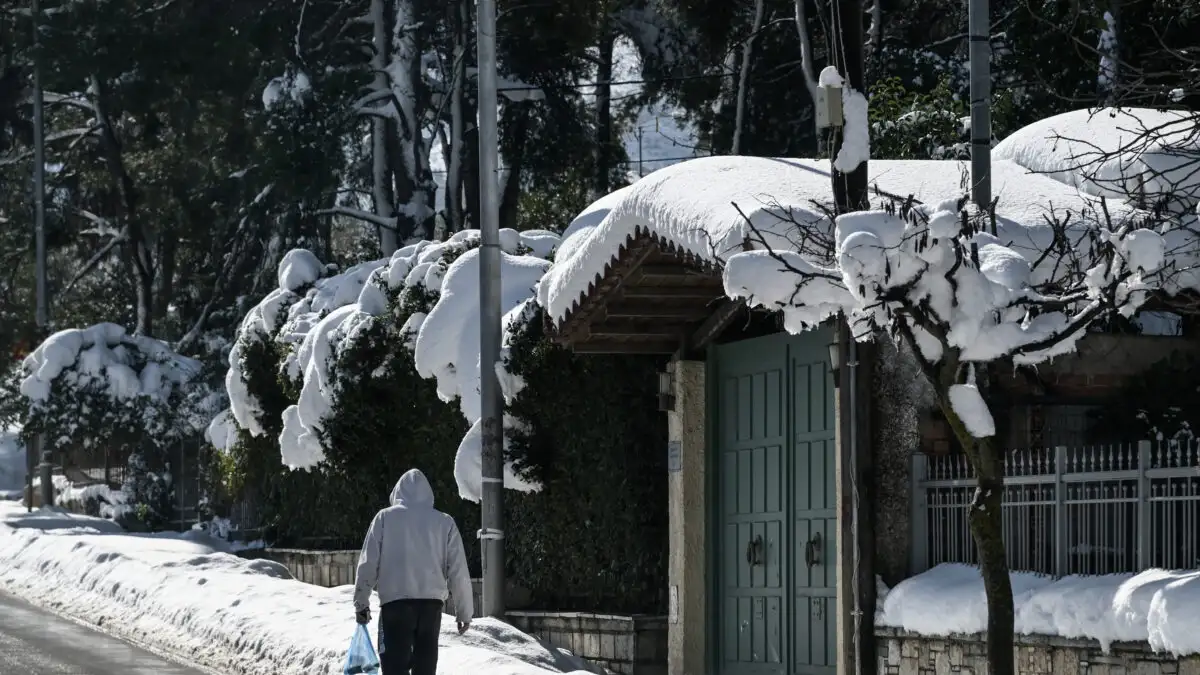 Καιρός: Ψυχρή εισβολή σε δύο κύματα ρίχνει τη θερμοκρασία μέχρι 8 βαθμούς – Πρώτο κύμα την Τετάρτη