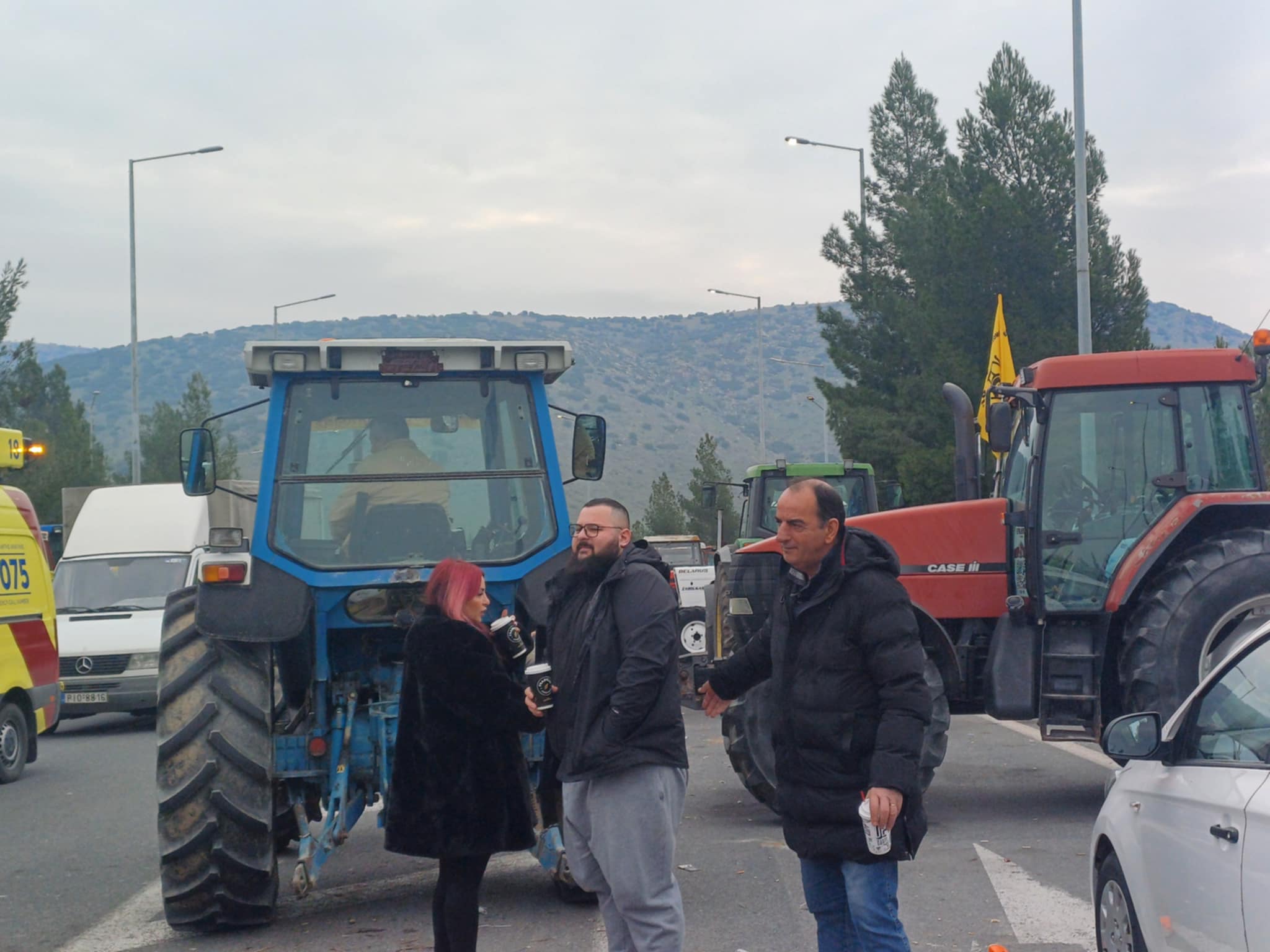 Αποχωρούν από το μπλόκο της Γυρτώνης οι αγρότες και δίνουν ραντεβού την Παρασκευή για τα Τέμπη (ΦΩΤΟ+video)