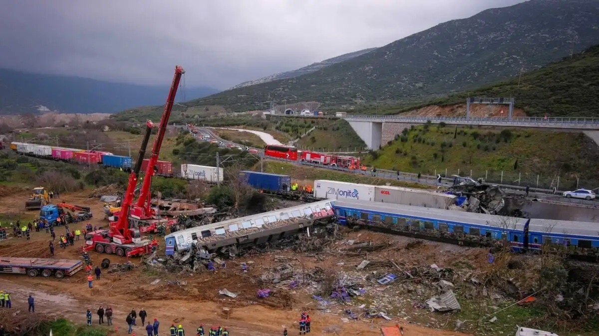 Τέμπη: «Υδρογονάνθρακες» ως το αίτιο της ανάφλεξης, βλέπουν καθηγητές του ΑΠΘ – «Η φωτιά δεν οφείλεται σε έλαια σιλικόνης»