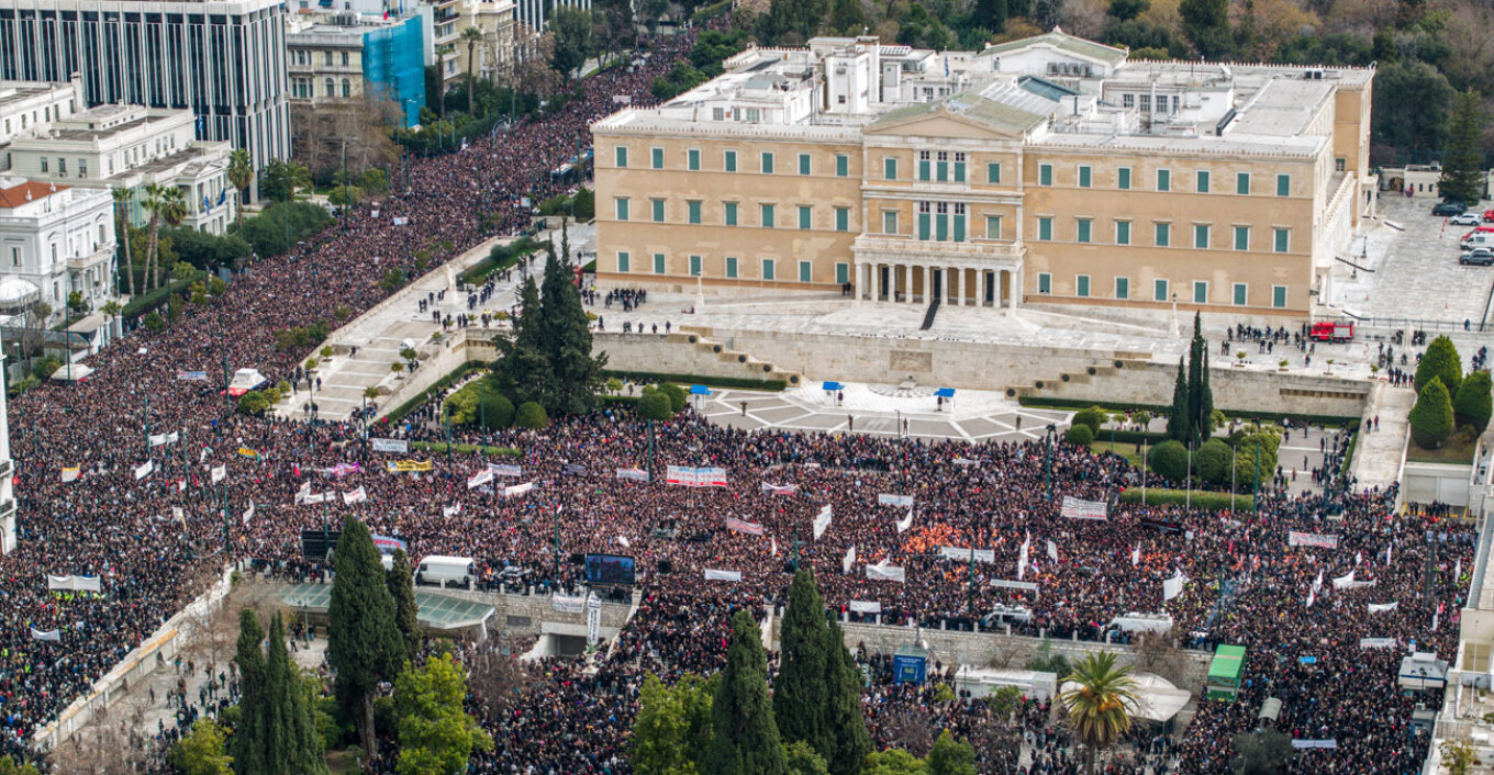 Μεγαλειώδεις οι συγκεντρώσεις σε όλη την Ελλάδα για τα Τέμπη - Δείτε εικόνες και βίντεο