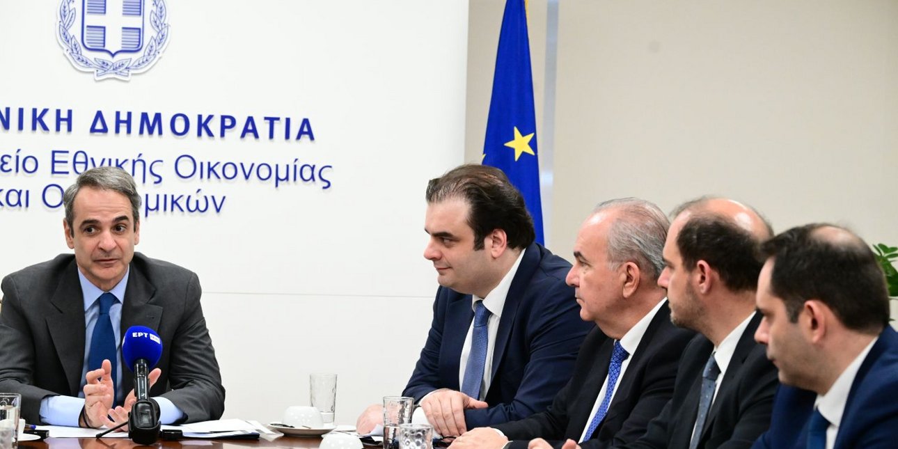 Στο ΥΠΟΙΚ ο Μητσοτάκης: Το πλεόνασμα από την καταπολέμηση της φοροδιαφυγής θα επιστρέψει στην κοινωνία