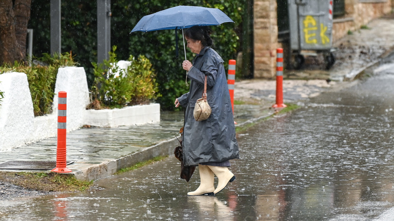 Τακούδης: Προσοχή καταιγίδες  Τρίτη βράδυ σε  Πήλιο, παράλια Λάρισας, Σποράδες  -Ψυχρή λίμνη «κυκλώνει» την Ελλάδα  (video)