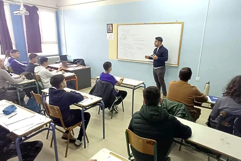 ΛΑΡΙΣΑ - Διακόσιοι μαθητές στη Λάρισα προετοιμάστηκαν για τον «Θαλή» ΛΑΡΙΣΑ - Διακόσιοι μαθητές στη Λάρισα προετοιμάστηκαν για τον «Θαλή»