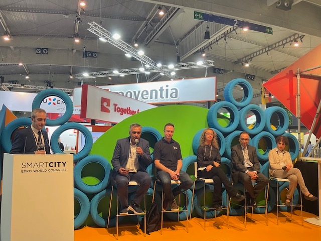 ΛΑΡΙΣΑ - Συμπαράταξη Λαρισαίων: «Οι “έξυπνες πόλεις” δεν χτίζονται με ταξίδια, αλλά με συνέχεια στο έργο» ΛΑΡΙΣΑ - Συμπαράταξη Λαρισαίων: «Οι “έξυπνες πόλεις” δεν χτίζονται με ταξίδια, αλλά με συνέχεια στο έργο»