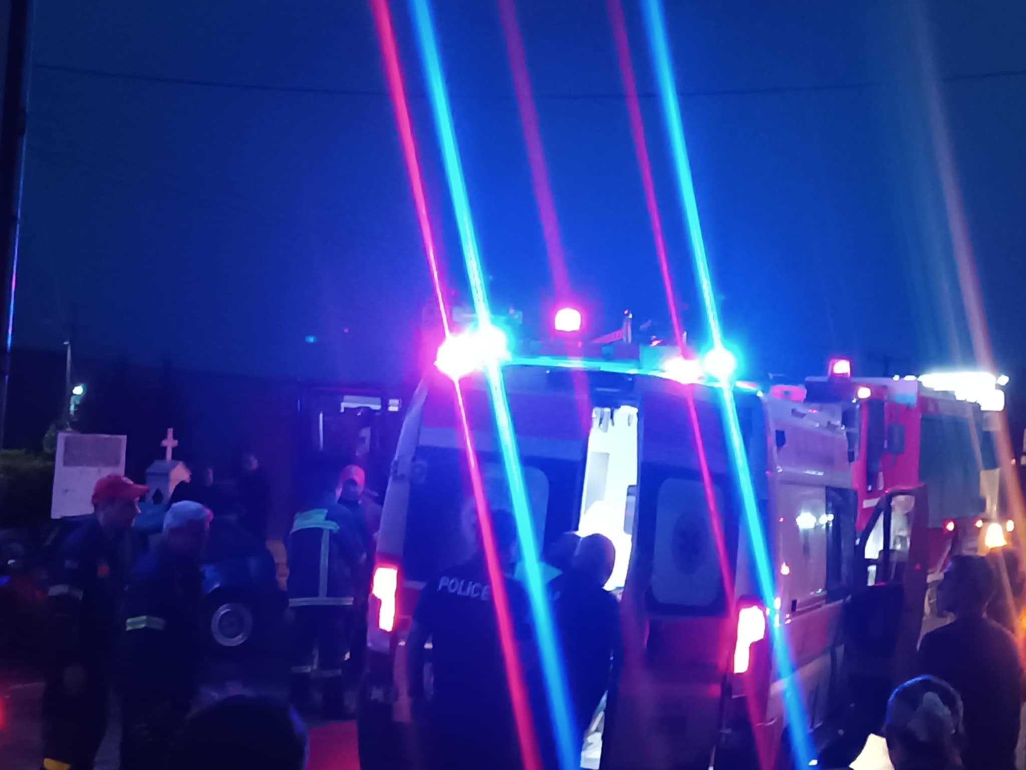 Μετωπική σύγκρουση αυτοκινήτων με τέσσερις τραυματίες (οι δύο σοβαρά)  έξω από τη Λάρισα