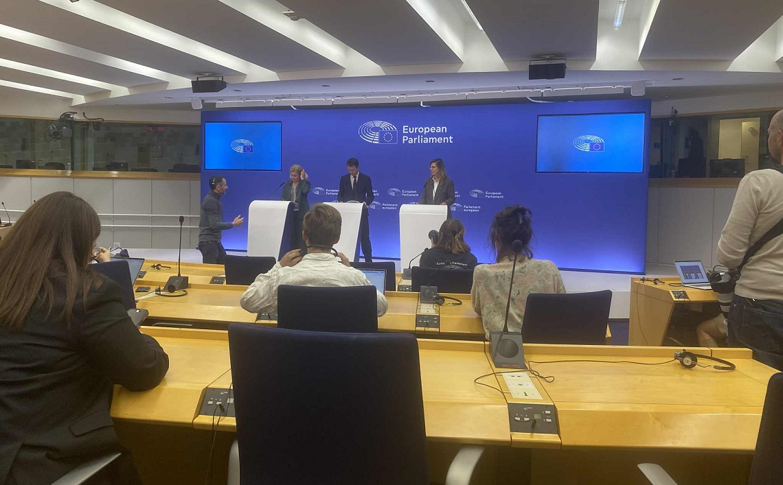 Αποστολή- Βρυξέλλες: η ερώτηση μας για τη νέα «κουτσουρεμένη» ΚΑΠ που άφησε έκπληκτο τον οικονομικό εκπρόσωπο του ΕΛΚ (video) Αποστολή- Βρυξέλλες: η ερώτηση μας για τη νέα «κουτσουρεμένη» ΚΑΠ που άφησε έκπληκτο τον οικονομικό εκπρόσωπο του ΕΛΚ (video)