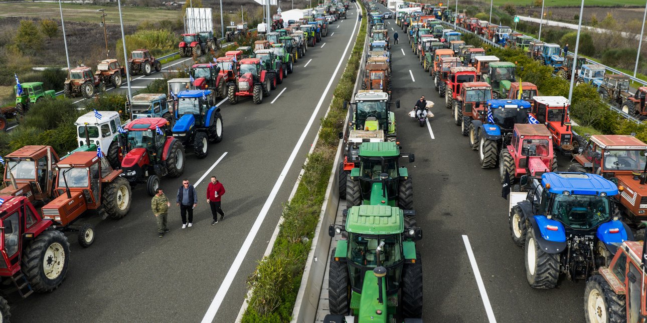 ΘΕΣΣΑΛΙΑ - Οι αγρότες κλείνουν σήμερα και το τελωνείο του Προμαχώνα-πάνω από 3500 τρακτερ σε Ε-65, Νίκαια ΘΕΣΣΑΛΙΑ - Οι αγρότες κλείνουν σήμερα και το τελωνείο του Προμαχώνα-πάνω από 3500 τρακτερ σε Ε-65, Νίκαια