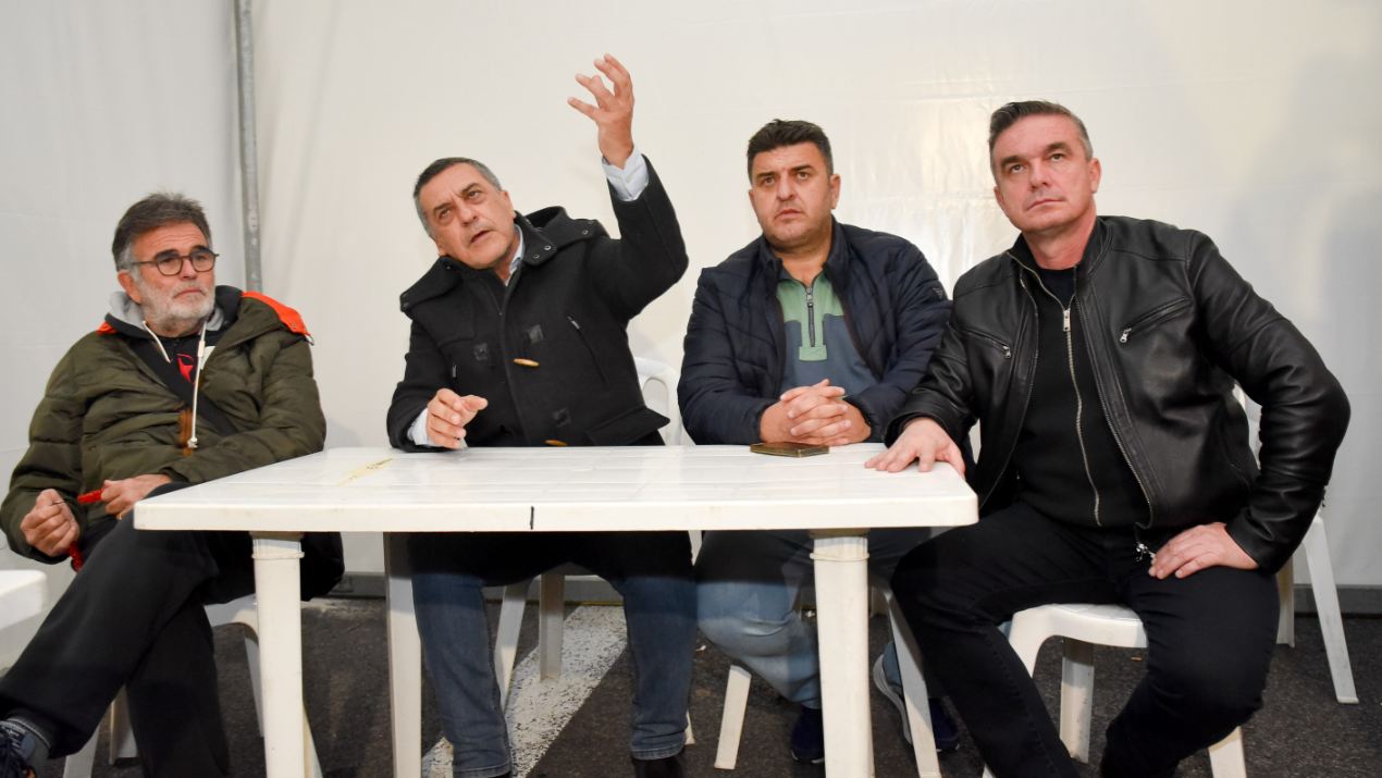 Δημ . Κουρέτας: Γιατί οι αγρότες είναι στο δρόμο ; Δημ . Κουρέτας: Γιατί οι αγρότες είναι στο δρόμο ;