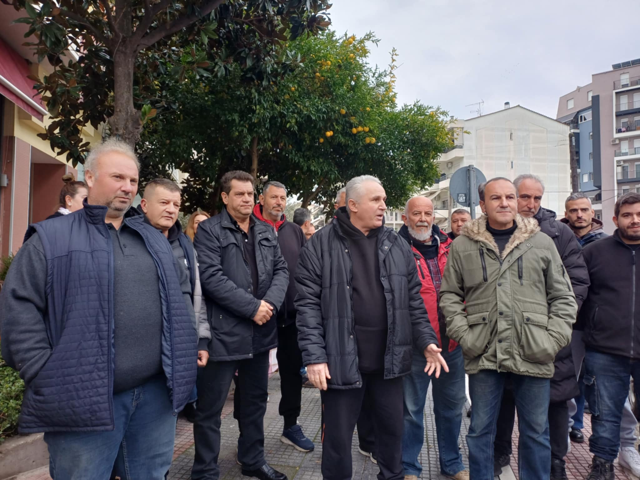 ΘΕΣΣΑΛΙΑ - Απεργούν σήμερα οι παραγωγοί Λαϊκών Αγορών στη Λάρισα- τα αιτήματά τους (ΦΩΤΟ) ΘΕΣΣΑΛΙΑ - Απεργούν σήμερα οι παραγωγοί Λαϊκών Αγορών στη Λάρισα- τα αιτήματά τους (ΦΩΤΟ)