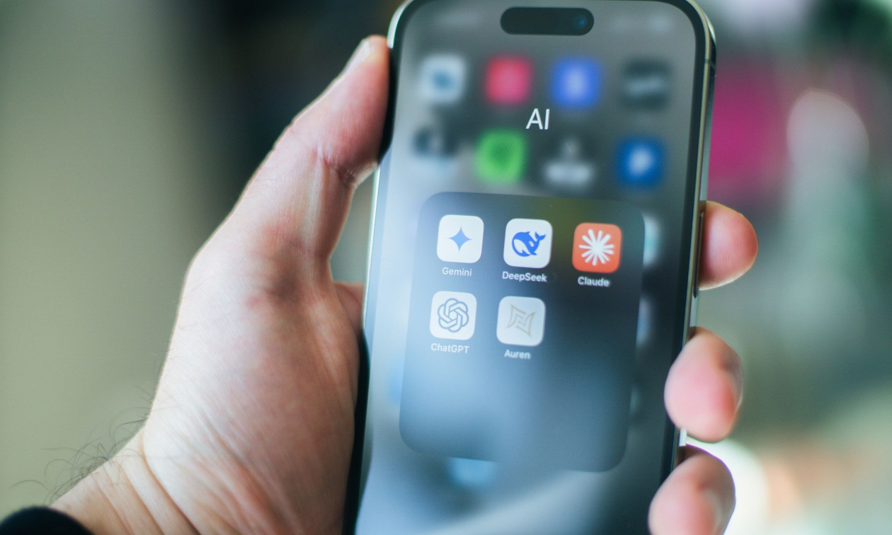 ΤΕΧΝΟΛΟΓΙΑ - Ο «νονός της τεχνητής νοημοσύνης» αποκαλύπτει ότι φοβάται αυτό που δημιούργησε ΤΕΧΝΟΛΟΓΙΑ - Ο «νονός της τεχνητής νοημοσύνης» αποκαλύπτει ότι φοβάται αυτό που δημιούργησε