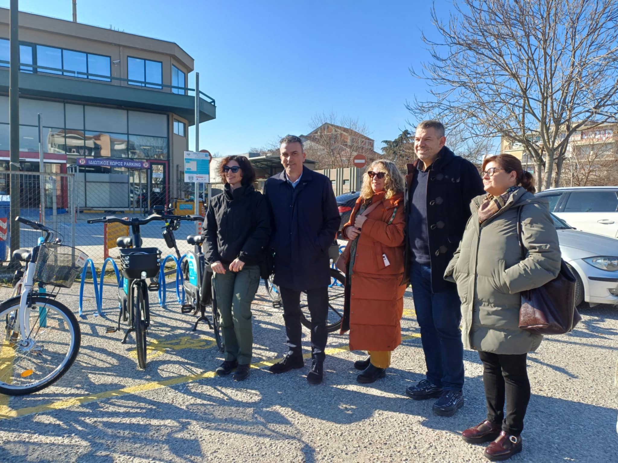 Παραδόθηκαν νέα συμβατικά και ηλεκτρικά ποδήλατα του Δ. Λαρισαίων- Μαμάκος: «Να αφήσουν οι συμπολίτες το αυτοκίνητο…» (ΦΩΤΟ)