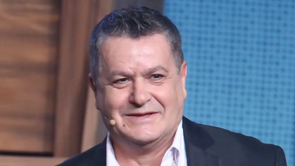 ΛΑΡΙΣΑ - Ο δημοφιλής ηθοποιός Γιάννης Καπετάνιος παρουσιάζει φέτος το Φαρσαλινό Καρναβάλι με άρωμα… γύρου του κόσμου! ΛΑΡΙΣΑ - Ο δημοφιλής ηθοποιός Γιάννης Καπετάνιος παρουσιάζει φέτος το Φαρσαλινό Καρναβάλι με άρωμα… γύρου του κόσμου!