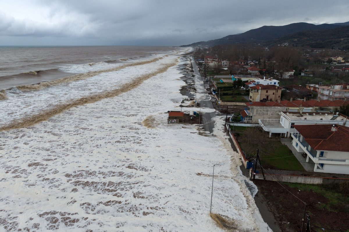 Τακούδης: Προσοχή στα παράλια της Θεσσαλίας από Δευτέρα, έρχονται έντονες βροχές και ισχυροί ανατολικοί άνεμοι (video)