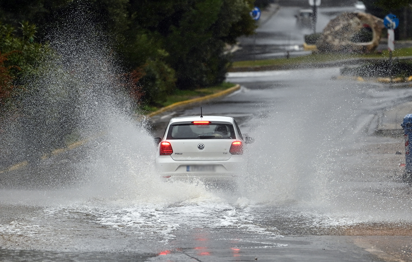 Τακούδης: Εξαιρετικά βροχερή θα είναι η εβδομάδα που διανύουμε-από τα ξημερώματα έντονες βροχές (video)